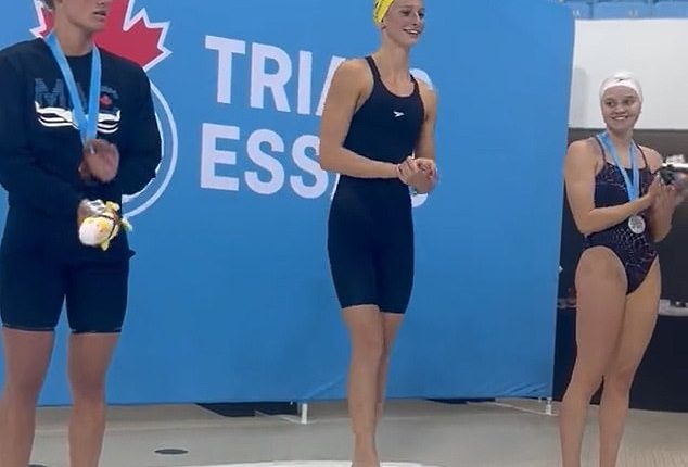 Summer Mcintosh Canada S Year Old Swim Star Smashes World Record