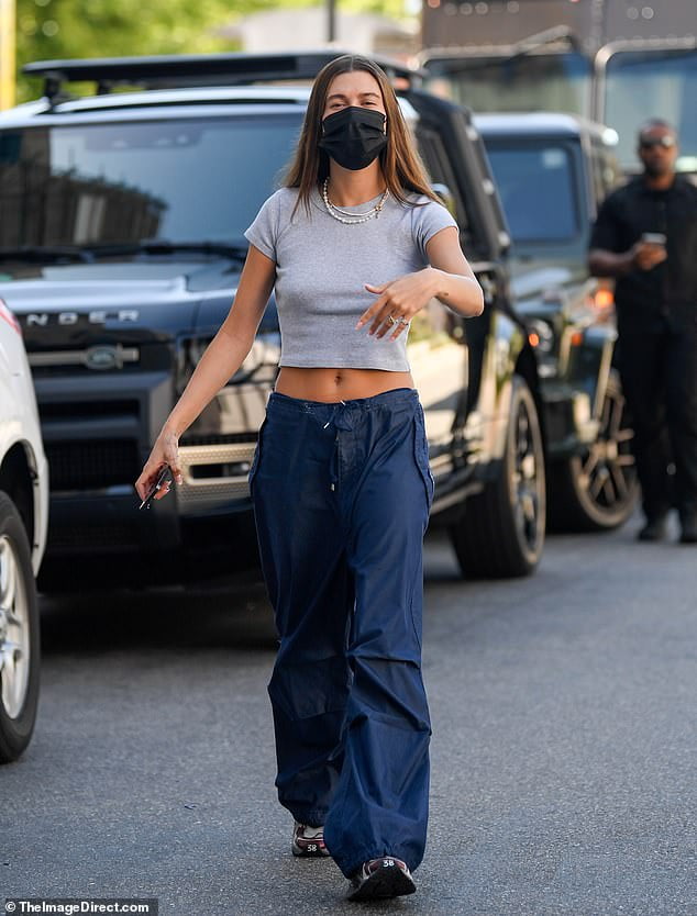 Hailey Bieber Shows Off Her Toned Abs In A Crop Top With Drawstring