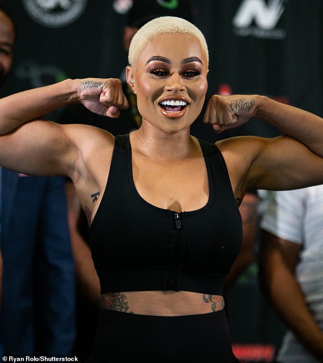 Blac Chyna Shows Off Her Muscles And Abs At Face Off Ahead Of Her