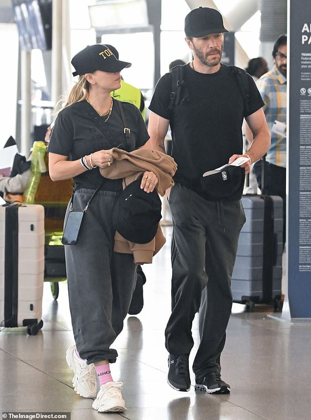 Kaley Cuoco jets into NYC with boyfriend Tom Pelphrey after The Flight