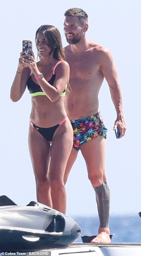 Lionel Messi Cosies Up To His Wife Antonela Roccuzzo On A Lavish Boat In Ibiza Sound Health