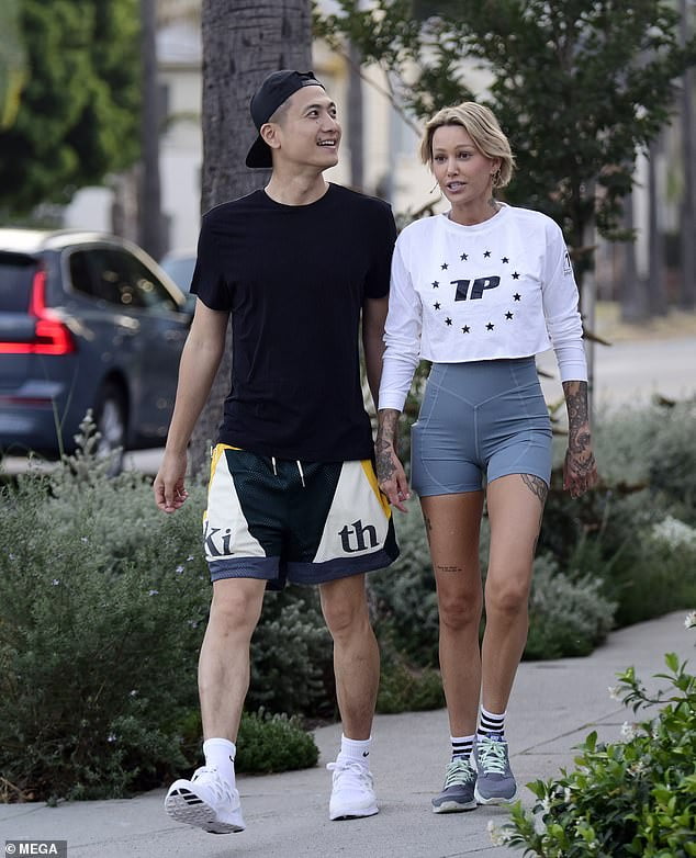 Selling Sunset Tina Louise Steps Out With A Friend In La After Brett Oppenheim Split Sound 2671