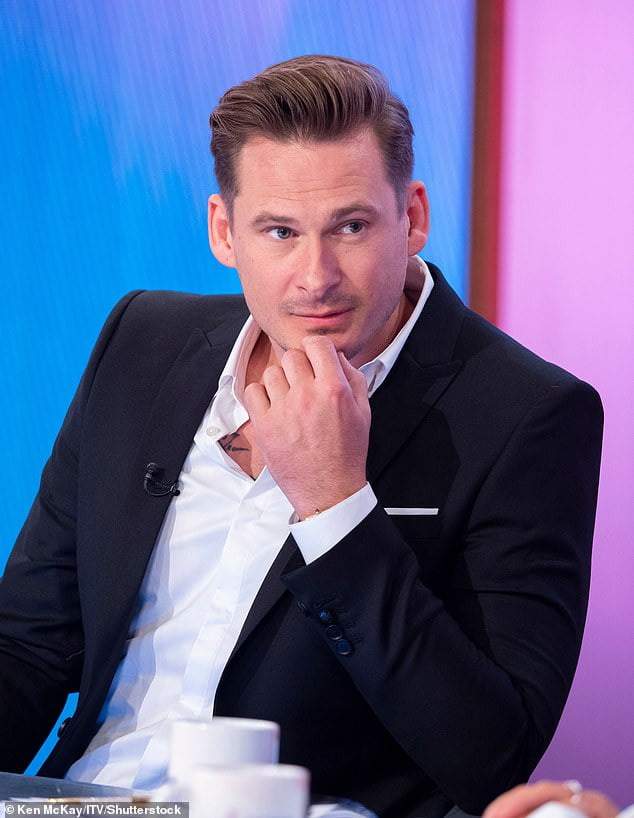 Blue star Lee Ryan apologises for his 'inappropriate' behaviour after ...