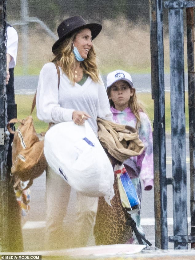 Elsa Pataky and daughter India Rose land in Byron Bay for Chris ...