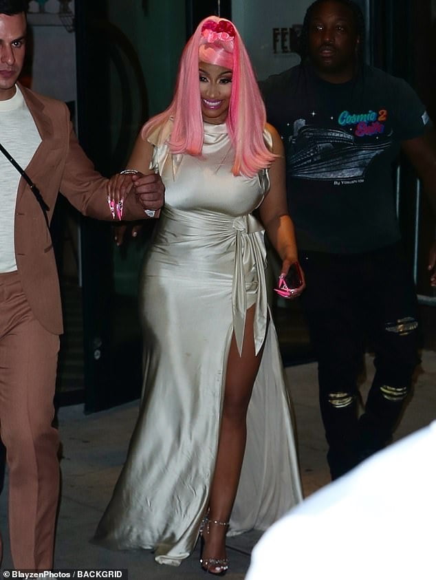 Nicki Minaj Sparks Hectic Scenes On Times Square As She Attends Her Own MTV VMA After Party