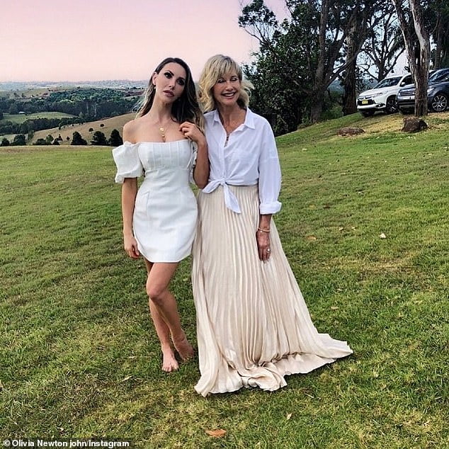 Olivia Newton Johns Daughter Chloe Lattanzi Shares Heartbreaking Tribute Sound Health And 0246