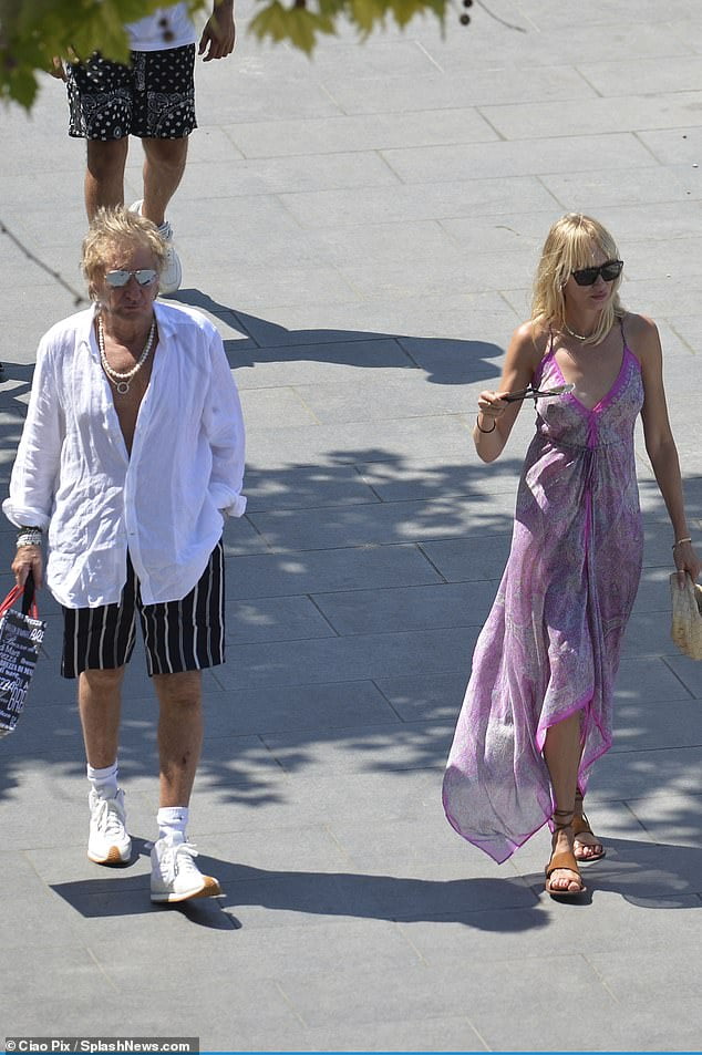 Rod Stewart and daughter Kimberley, 42, spend some time together in ...