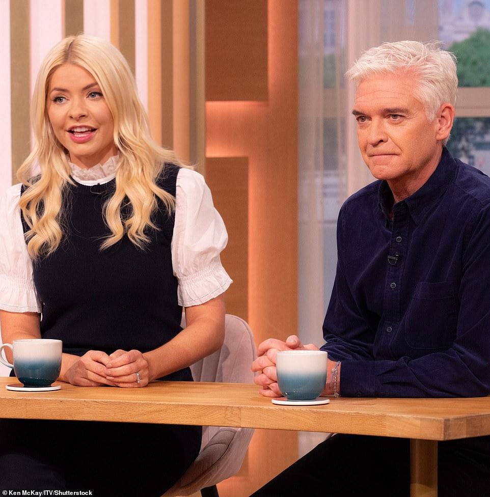 Holly Willoughby Jumping The Queue With Phillip Schofield Itv Presenter Brings In The