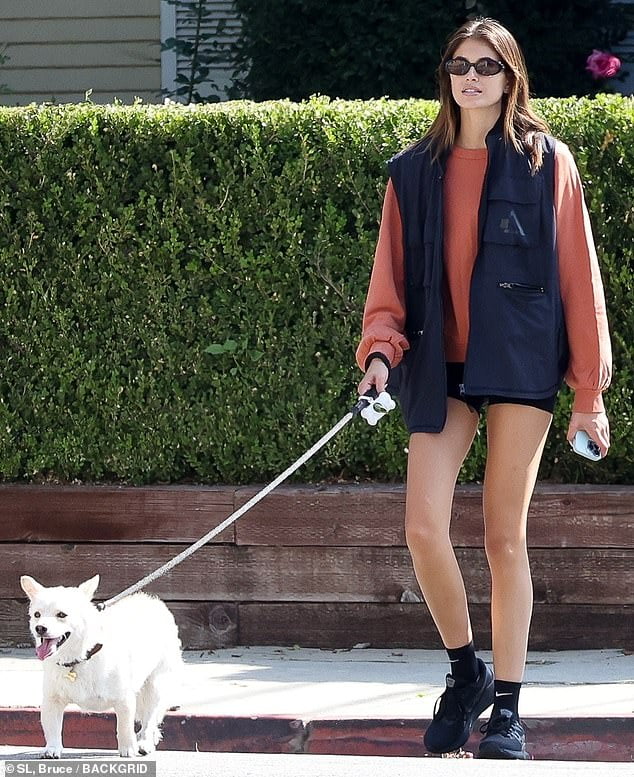 Kaia Gerber shows off toned legs in short shorts as she walks with her ...