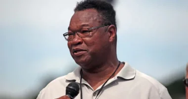 Who Is Larry Holmes Wife Diane? Muhammad Ali Sparring Partner, Net Worth & Kids