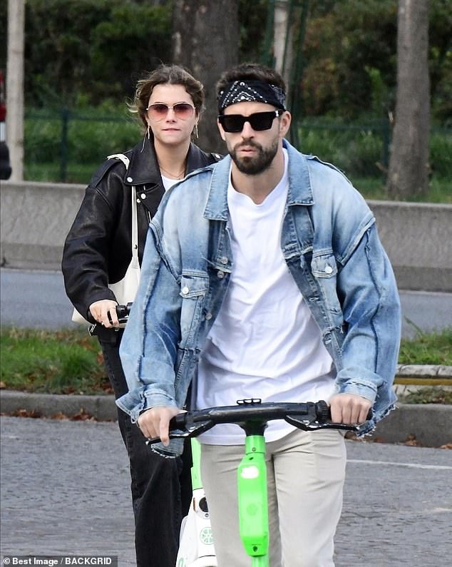 Gerard Pique, 35, enjoys a scooter ride with new girlfriend Clara Chia ...