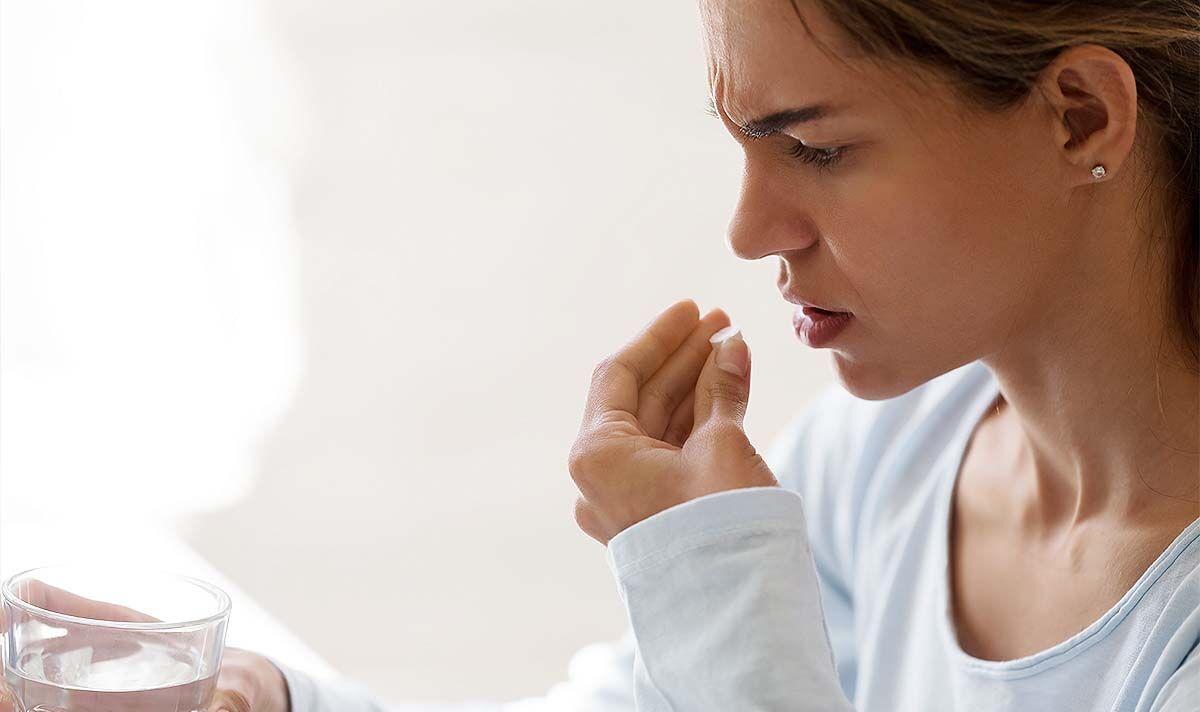 Paracetamol warning as the painkiller can cause melena side effect