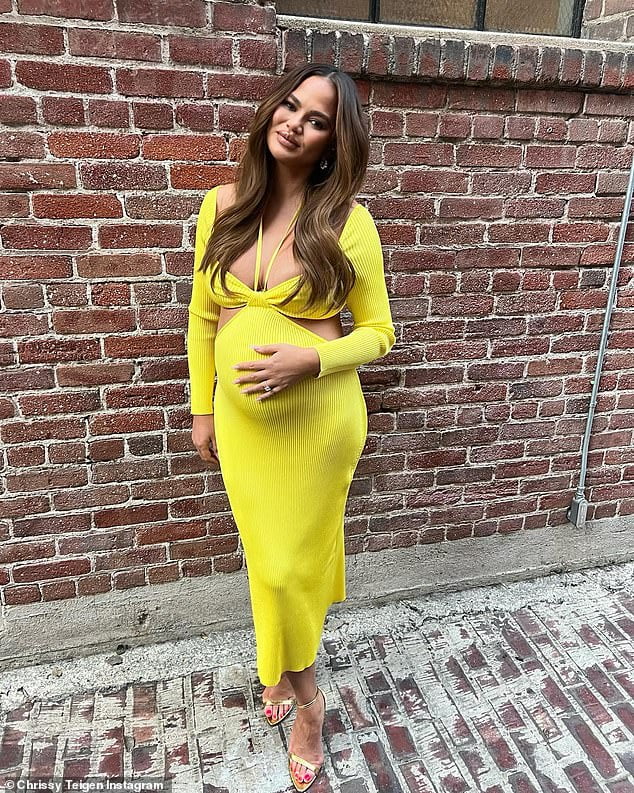 Pregnant Chrissy Teigen Goes Completely Nude To Show Off New Acid Reflux Tape Sound Health