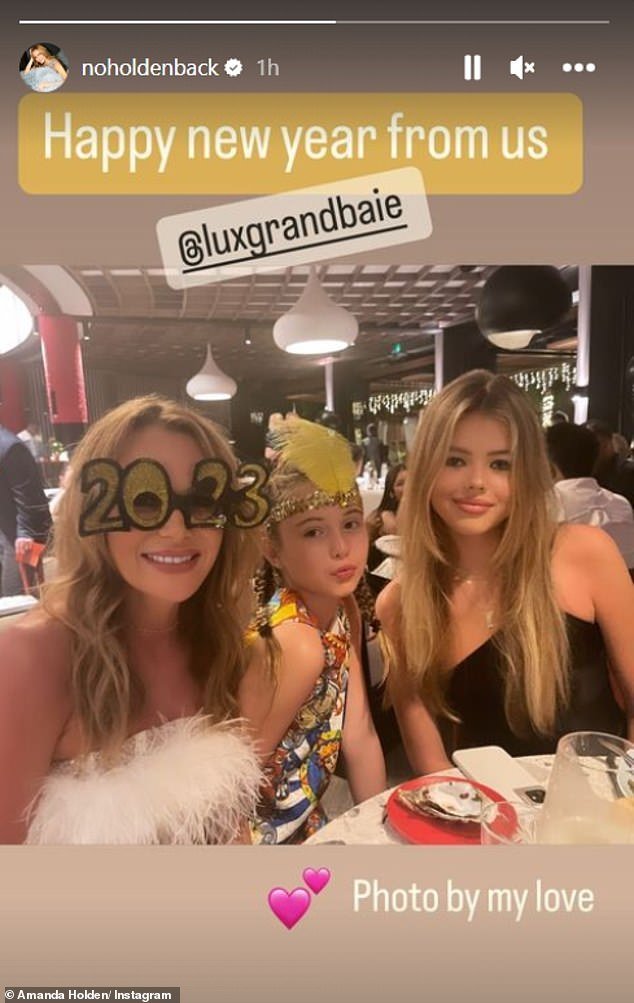Amanda Holden Joins Her Lookalike Daughters To Ring In The New Year In Mauritius Sound Health