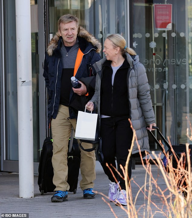 Dancing On Ice S Jayne Torvill And Christopher Dean Leave Skating Rink Sound Health And