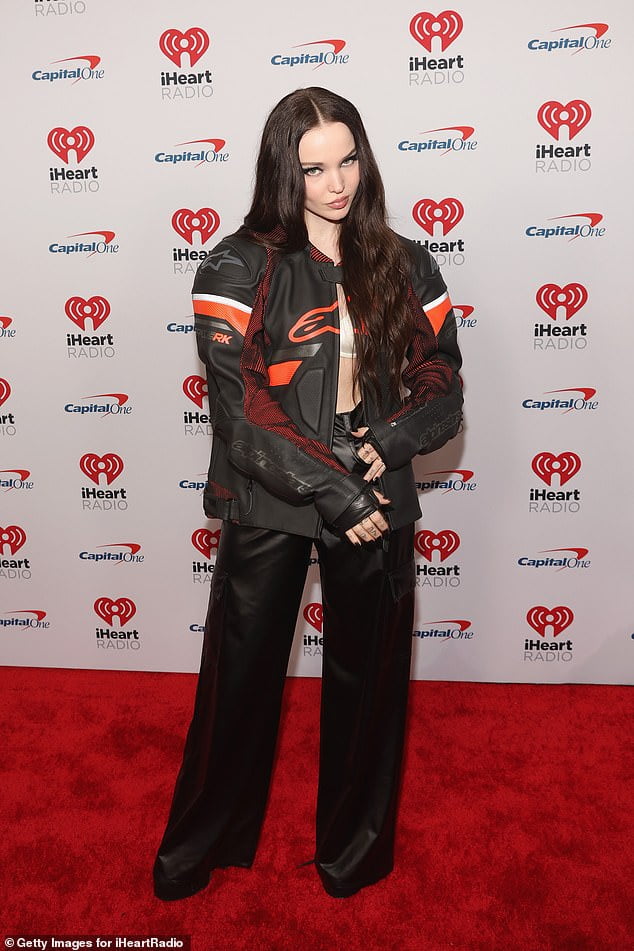 Kiis Fms Jingle Ball 2022 Dove Cameron Flashes Her Bra Beneath A