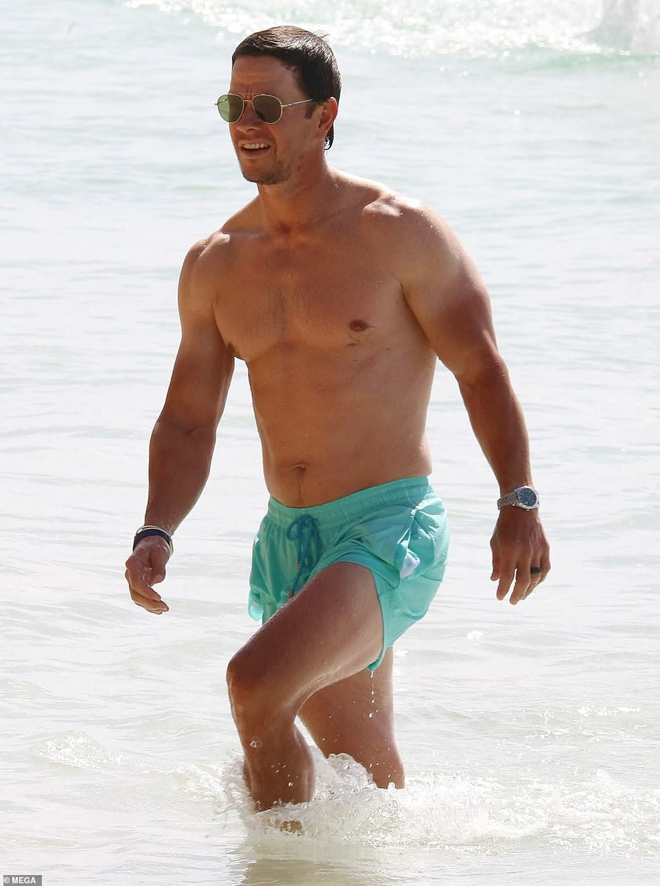 Mark Wahlberg 51 Displays His Sculpted Body As He Hits The Beach With His Gorgeous Wife Rhea 