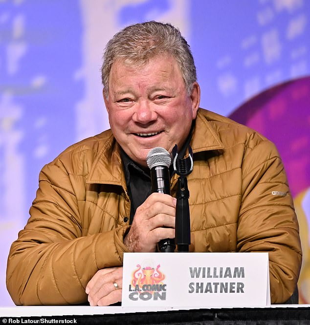 William Shatner, 91, looks youthful as he speaks onstage at LA ComicCon