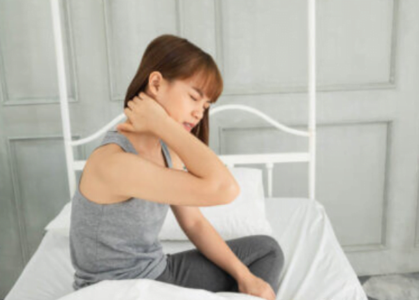 Woke up with neck pain can't turn head? Causes and remedies