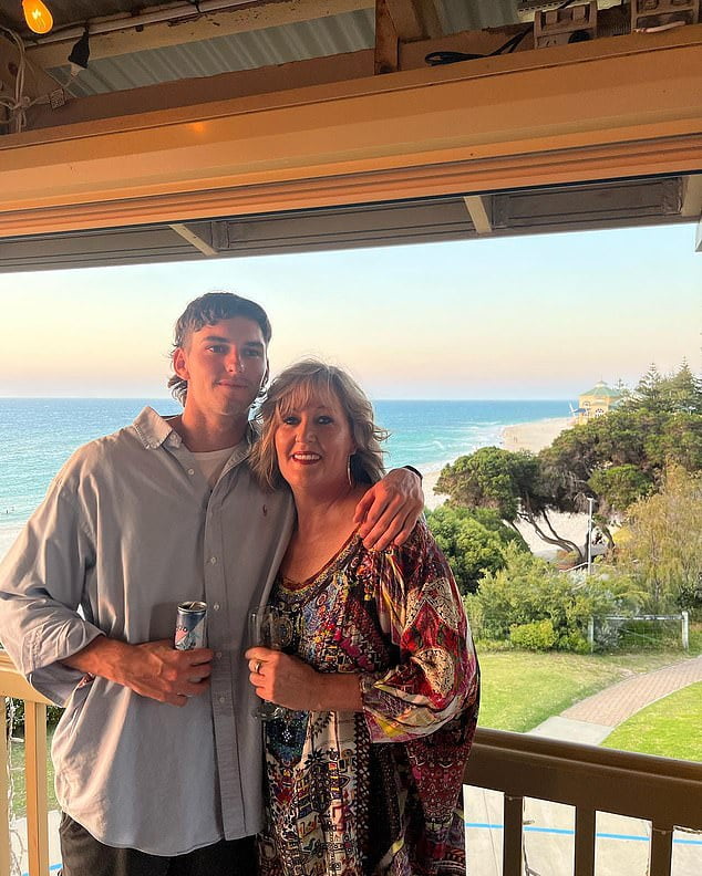 Manslaughter charge laid after boat crash in Mandurah, Perth that killed AFL's Rhett Bazzo's mum