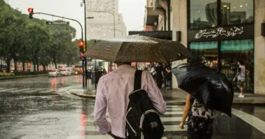 Safety tips during rainy season: what to do and avoid