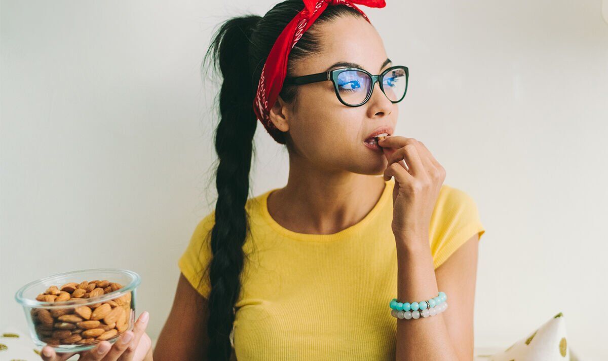 Eating a handful of almonds before meals can 'significantly' lower