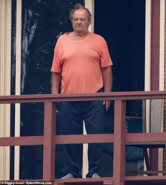 Jack Nicholson, 85, looks disheveled on LA balcony as he’s seen for