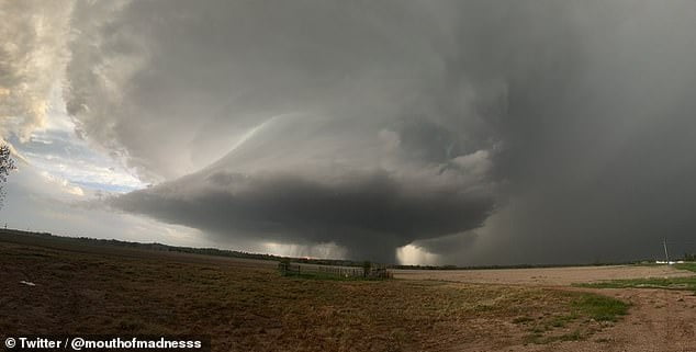 Terrifying moment monster tornado rips through Kansas as supercell ...