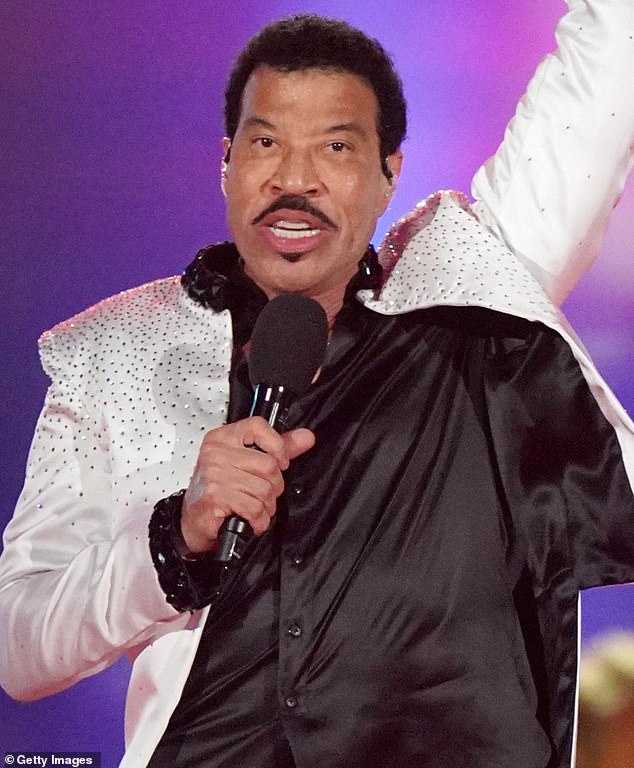 Lionel Richie Says He Wont Ever Get Plastic Surgery And Uses Sex To Stay Young Sound Health 