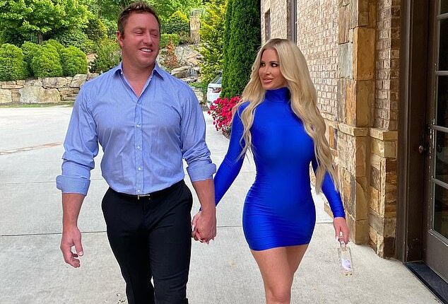 Kim Zolciak Calls Off Her Divorce From Husband Kroy Biermann As The Couple Try To Work Things 2703