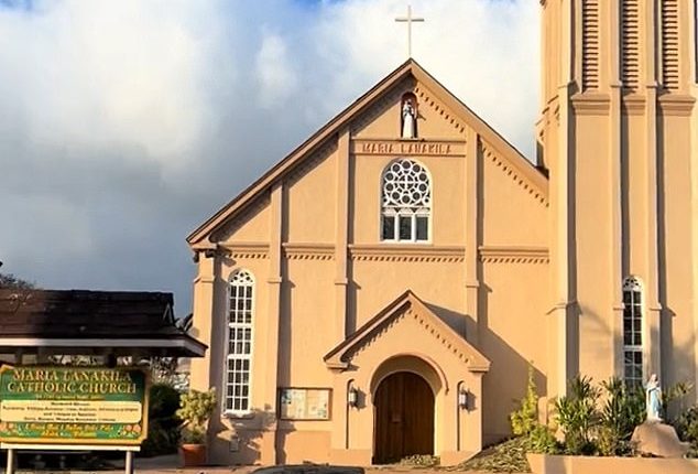 Incredible video shows Lahaina church miraculously untouched by ...