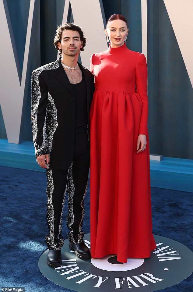 Joe Jonas tried to 'salvage' marriage to Sophie Turner but her ...