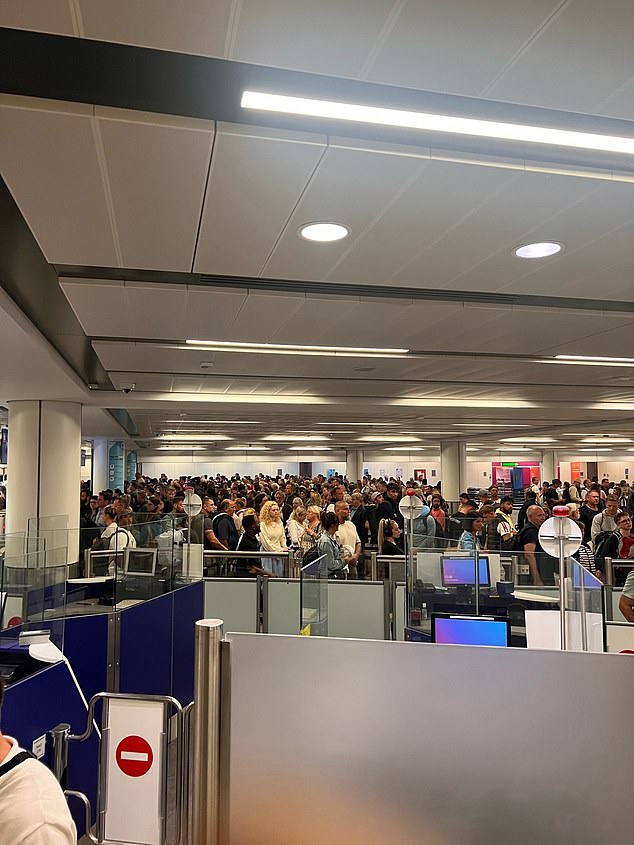 Misery At Airports As E-Gates Stop Working Across UK: Thousands Of ...