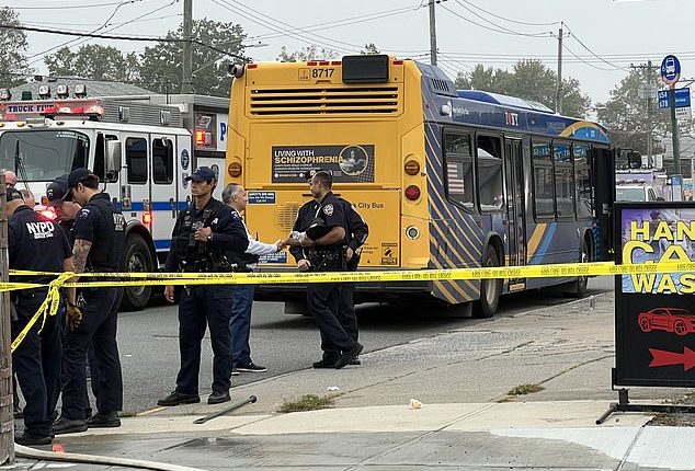 Boy, 13, Stabbed To Death On MTA Bus In Staten Island, Suspect In ...