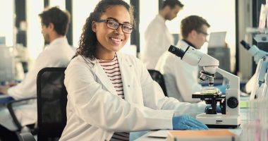 Phage Pioneer: Biology Undergrad Enhances Lab Research