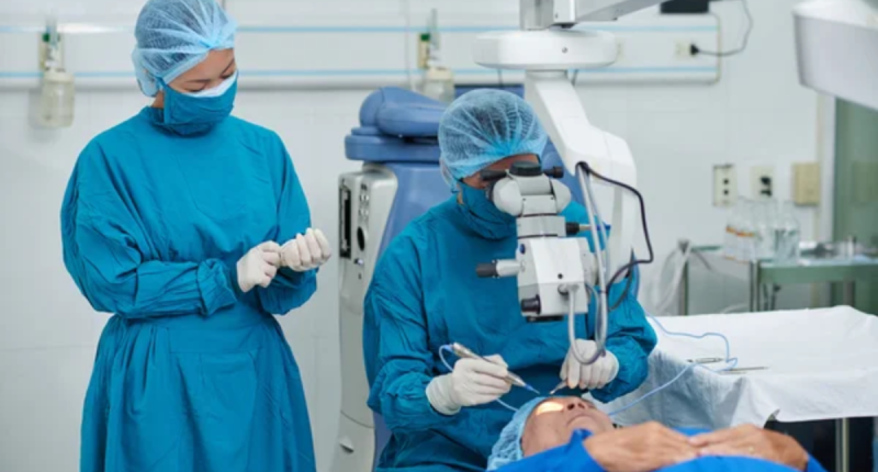 Refractive Surgery: 5 Follow-Up Activity You Should Do After for Healthy Eyes