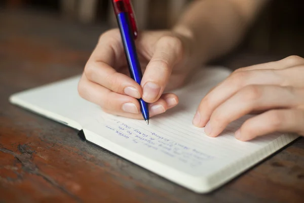 Handwriting May Boost Brain Connectivity, Enhance Learning And Memory