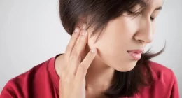 The role of glucose in inducing tolerance to amphotericin B for fungal meningitis treatment