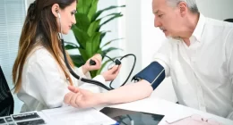 What's the link between serum selenium levels and hypertension?