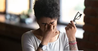Beat Dry Eyes: Essential Tips for Screen Users Today