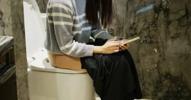 Frequent Urination: Why Am I Peeing So Much? Causes and Solutions Explained