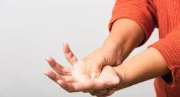 Numb, Tingling Hands? Could Be Symptoms Carpal Tunnel Syndrome