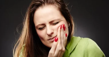 Persistent Pain After Tooth Extraction? Dry Socket Warning Signs