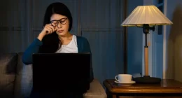 Sit All Day? Do This 1-Minute Exercise to Protect Your Health, Study Finds