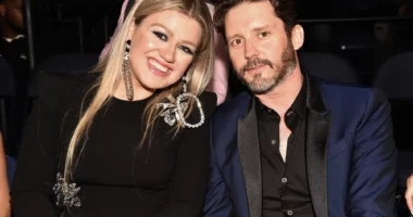 Kelly Clarkson Delays Vegas Shows Due to Ex Brandon’s Health