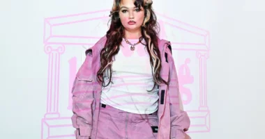 Lola Young cancels festival performance